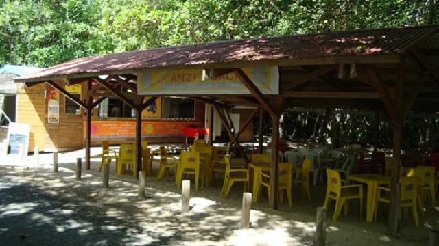 Snack Plage des Salines Chez Danielle à Sainte-Anne en Martinique